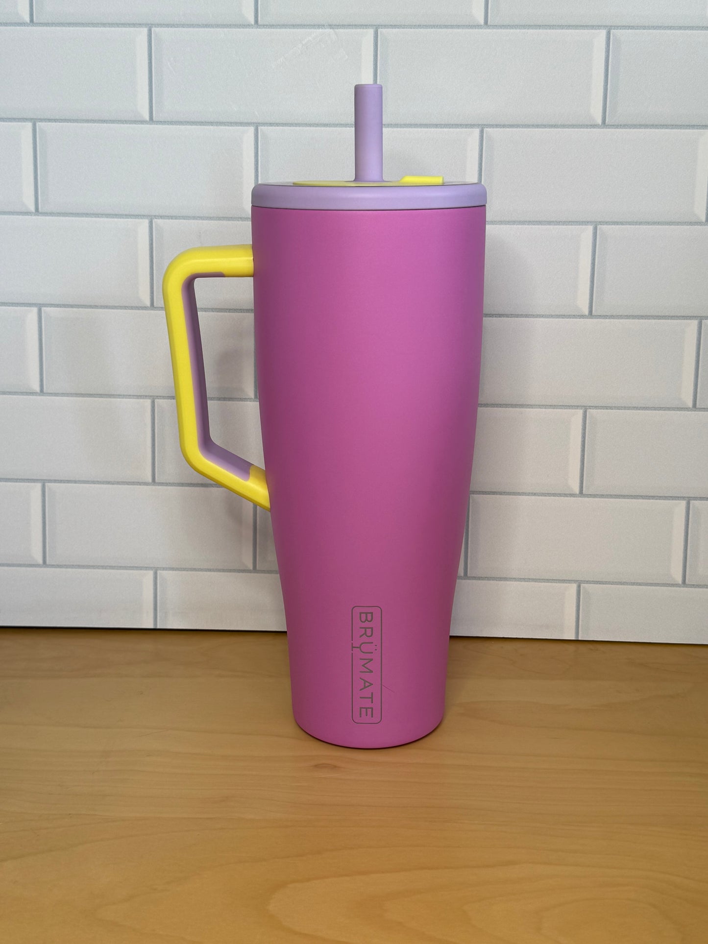 Brumate Era 40 Ounce Cabana EUC