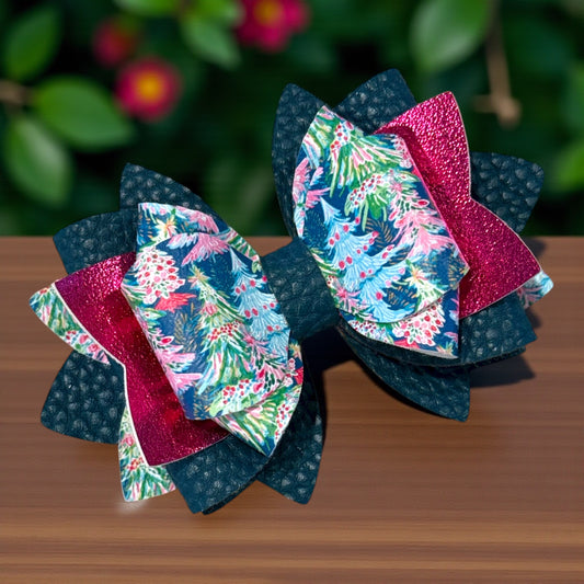 Lily’s Christmas Evergreen Bow