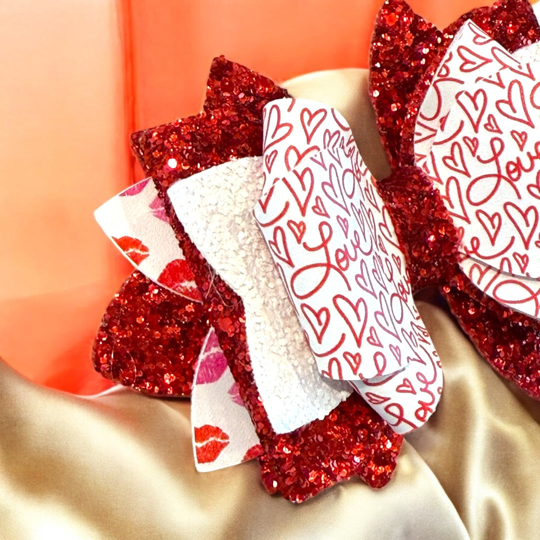 Lipstick Kisses Bow