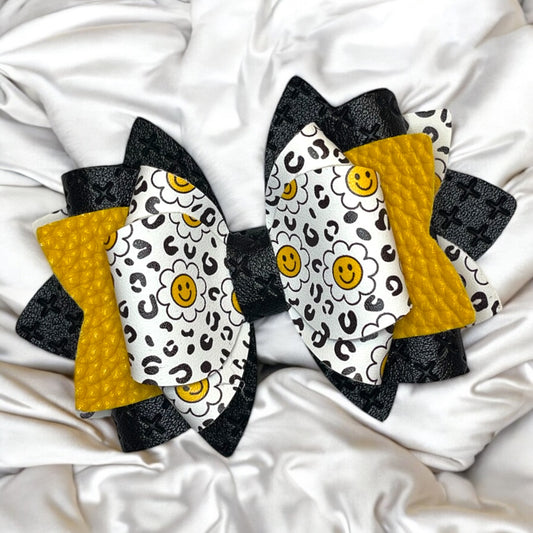 Happy Daisy Leopard Bow